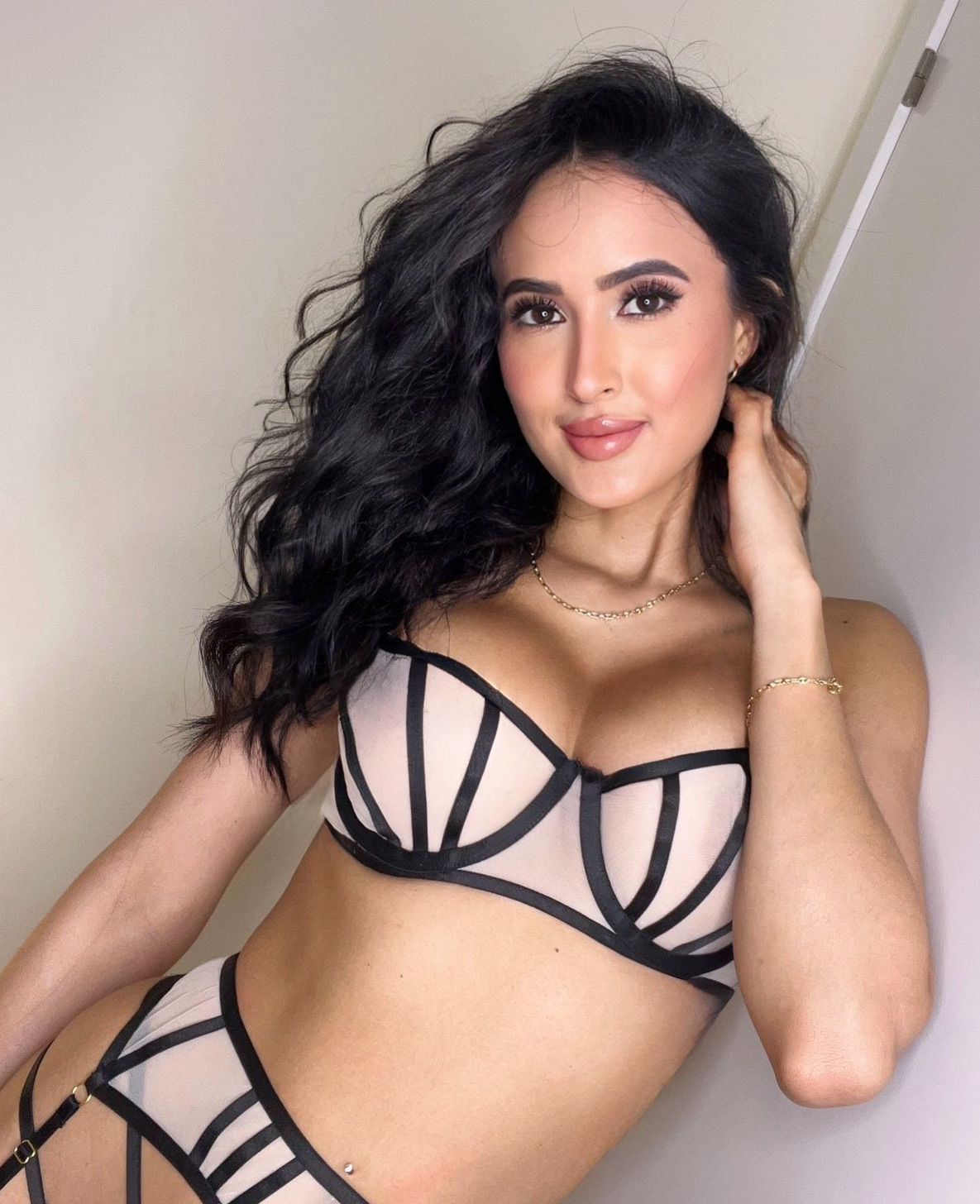 Escort - VANESSA - Ibiza Tops